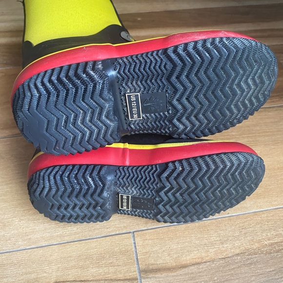 Western Chief Black Jacket with Green Label and OAKI waterproof boots - Picture 11 of 11